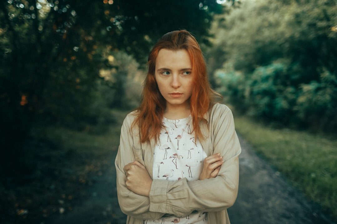 Jaké barvy oblečení sluší zrzavým vlasům